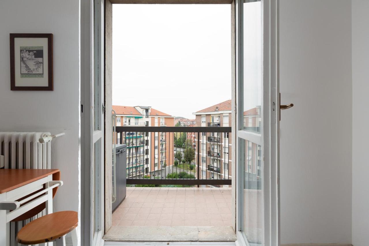 Apartment With Balcony -Bisceglie Red Line Subway Milano Esterno foto