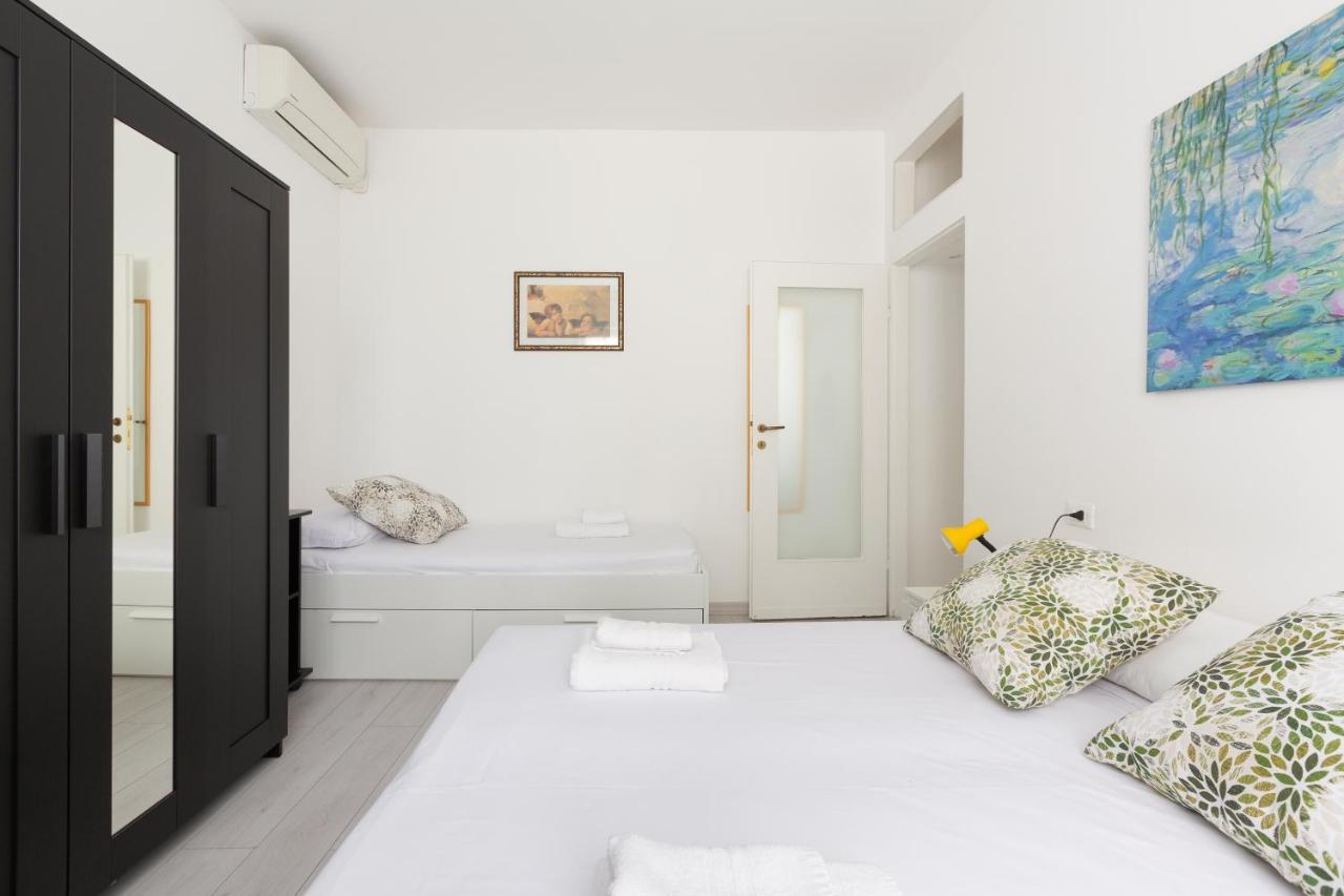 Apartment With Balcony -Bisceglie Red Line Subway Milano Esterno foto